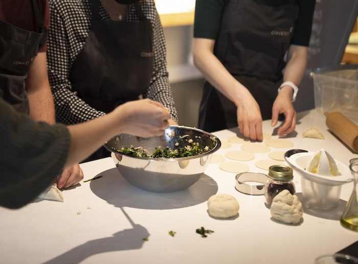 (Psychosocial Benefits of Cooking Interventions: A Systematic Review. Farmer et al. 2018.)